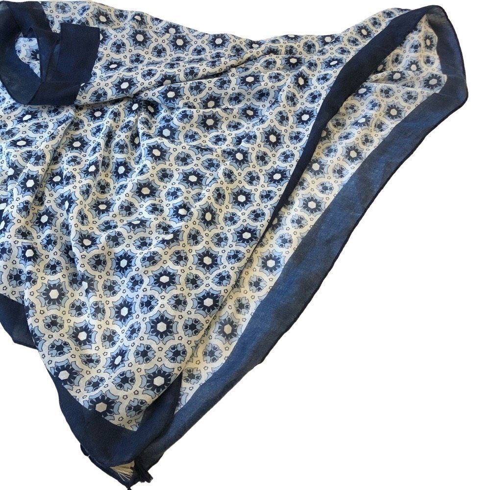 C Geometric Pattern Tasseled Head Scarf‎